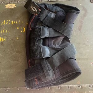 Shock Doctor 875 Ultra Knee Brace L Black Neoprene Open Patella w/  Bilat Hinges